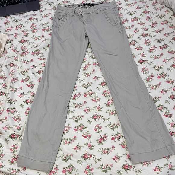 Gorgeous Low rise Khaki Fairycore Flares - Picture 1 of 3
